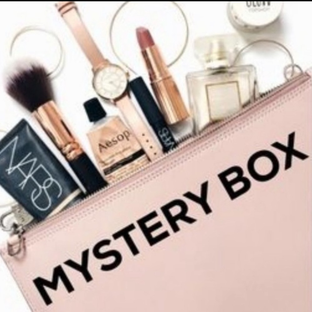 $75 retail value high end Beauty Hair Makeup & Skincare mystery box new